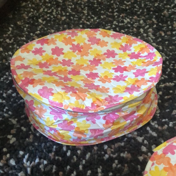 Vintage cosmetic set - Picture 1 of 11